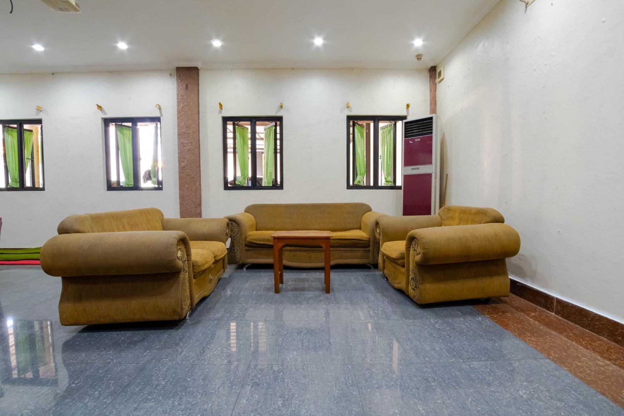 Nusa Indah Syariah Hotel Bandara By Abdihome Tangerang Bagian luar foto